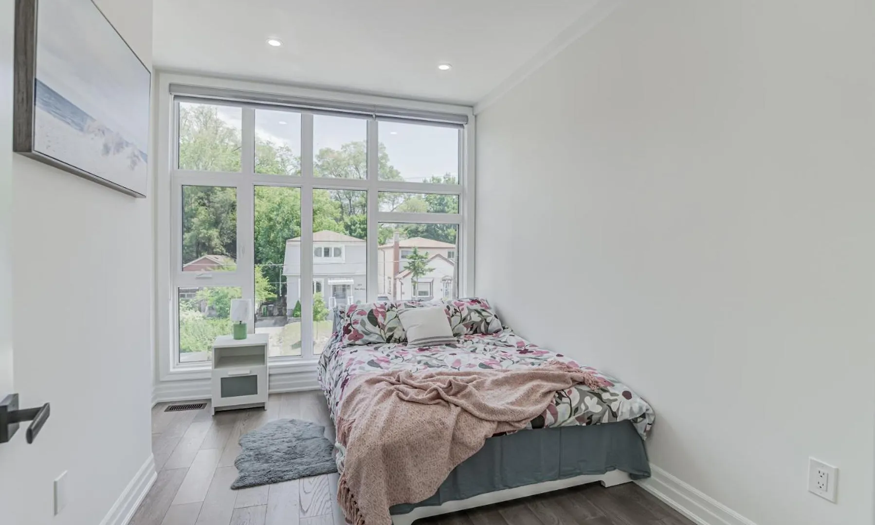 New Build 4 Bedroom-Beach Vibes In The City Toronto 0*,  Canada