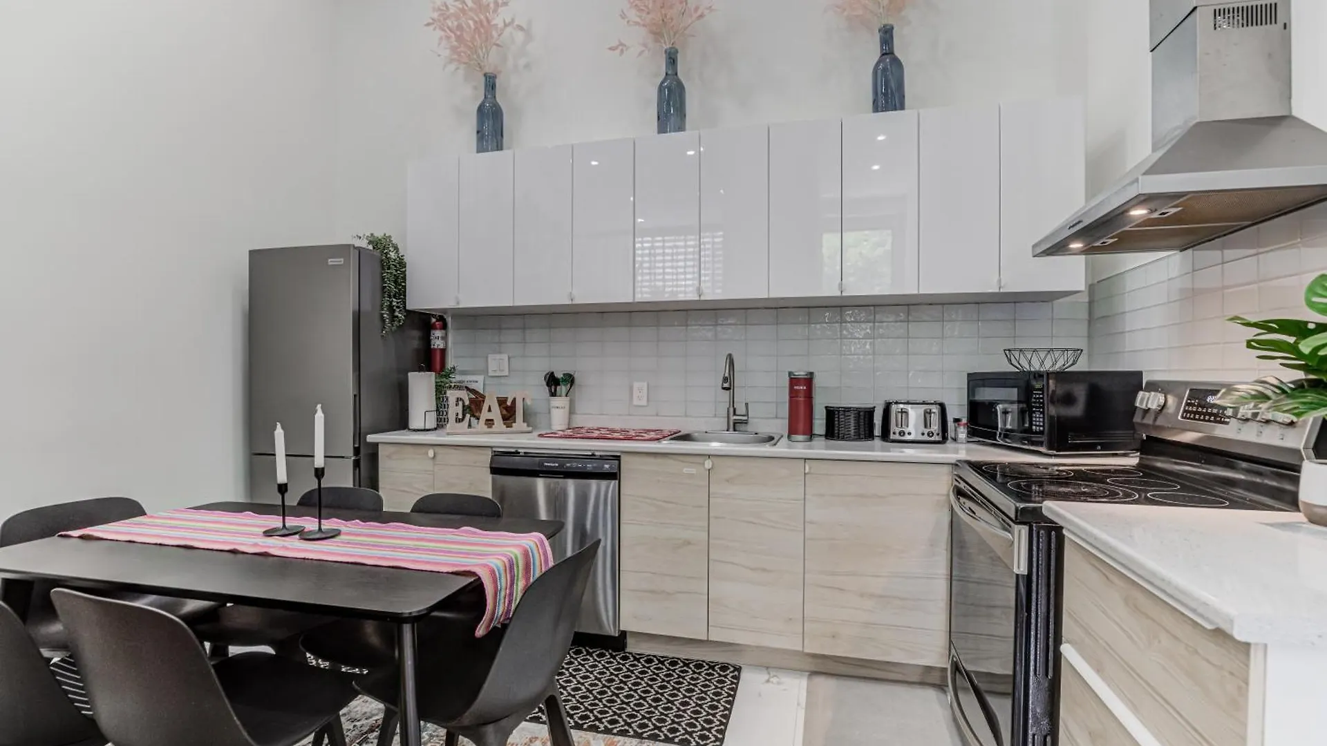 Apartment New Build 4 Bedroom-Beach Vibes In The City Toronto Canada