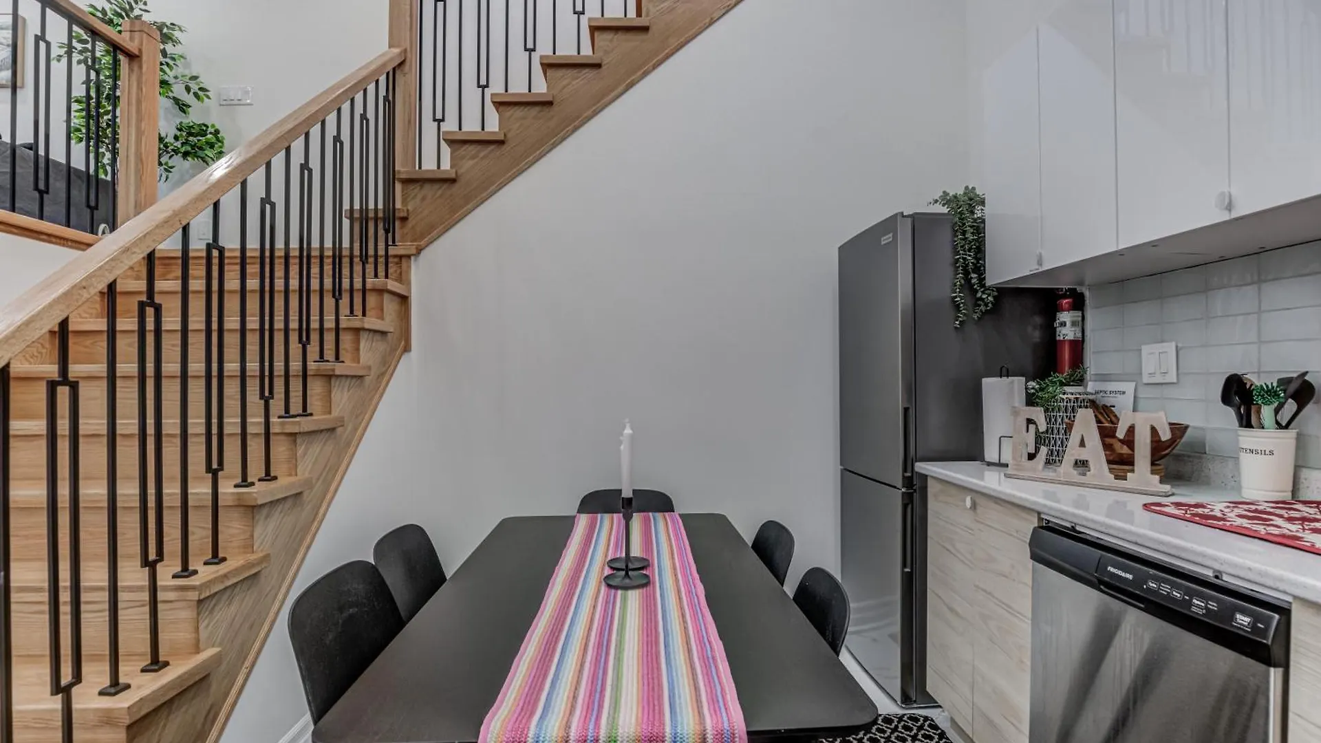 Apartment New Build 4 Bedroom-Beach Vibes In The City Toronto