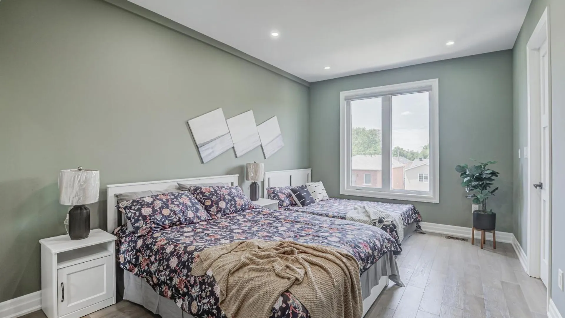 New Build 4 Bedroom-Beach Vibes In The City Toronto